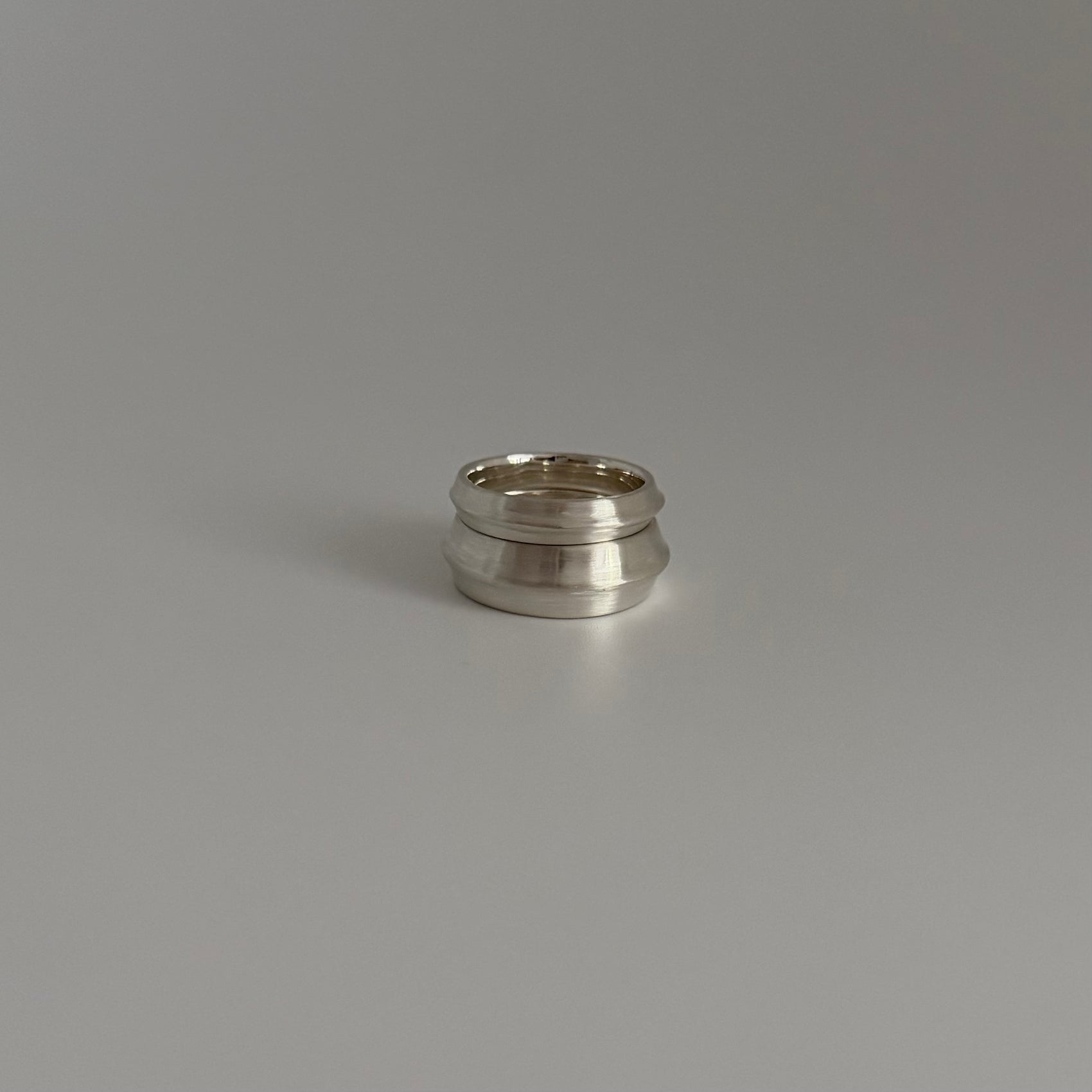 Agnes 4mm Disc Band