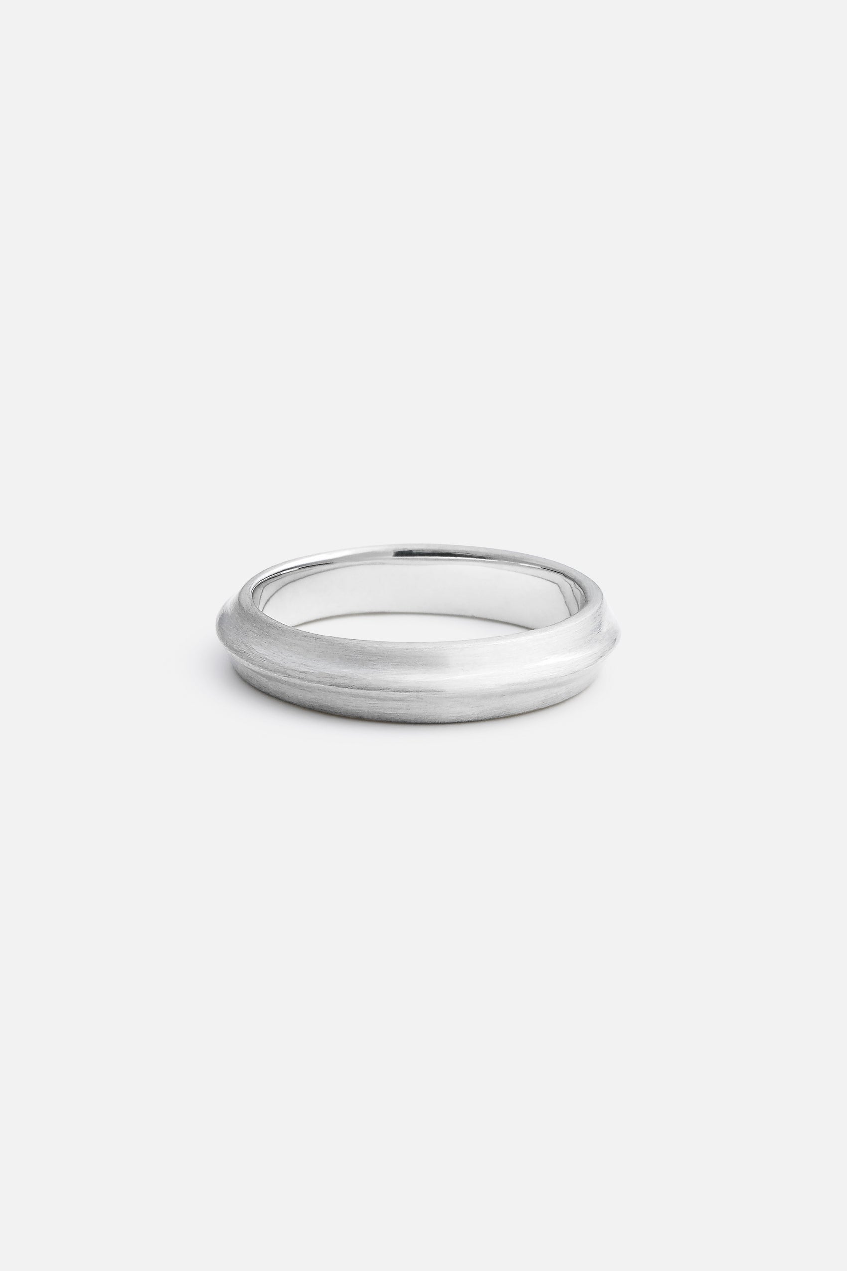 Agnes 4mm Disc Band